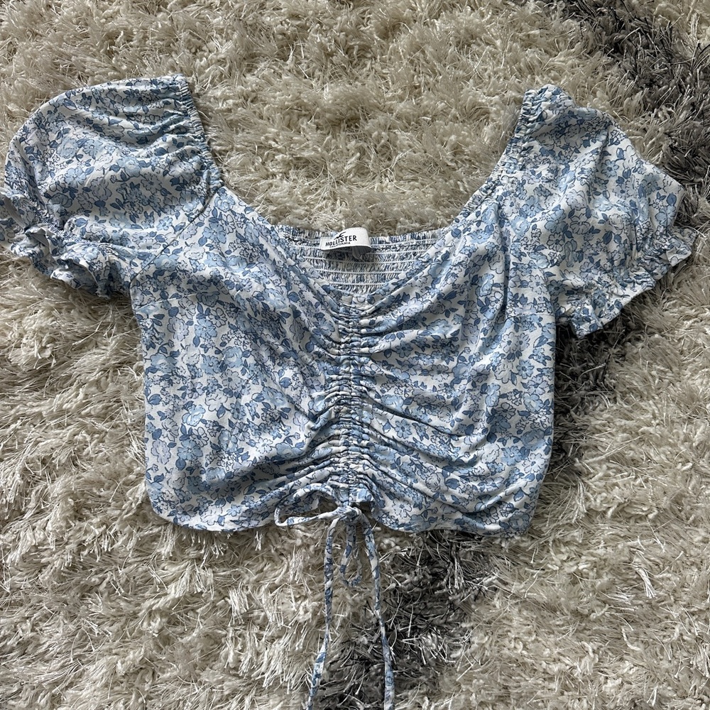 Hollister Blue and White Puff Sleeve Ruched Blouse